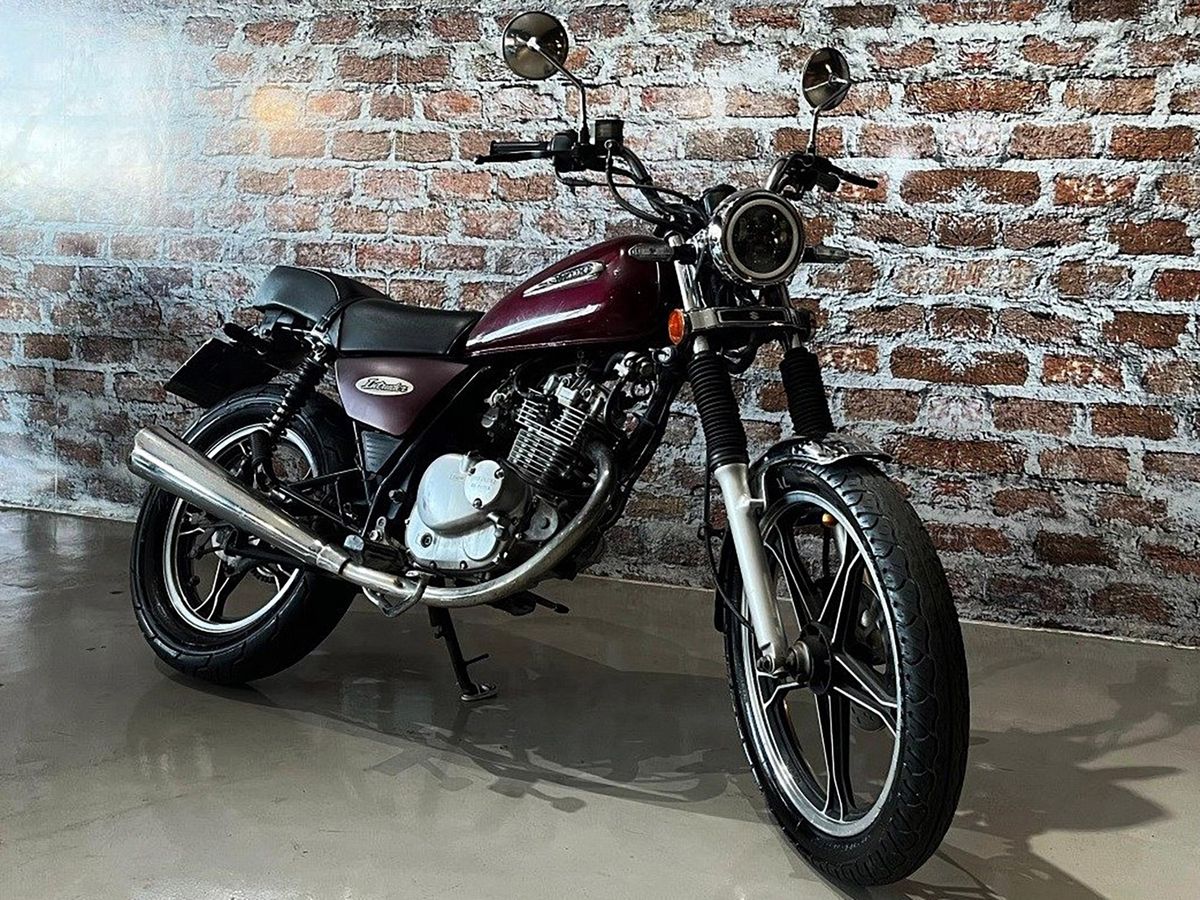 Suzuki Intruder