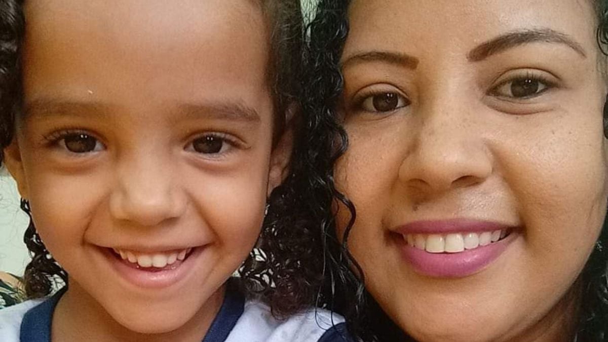 A mãe, Mara Núbia Borges, e a filha, Laura Beatriz, de 5 anos, atropelas em Vila Velha