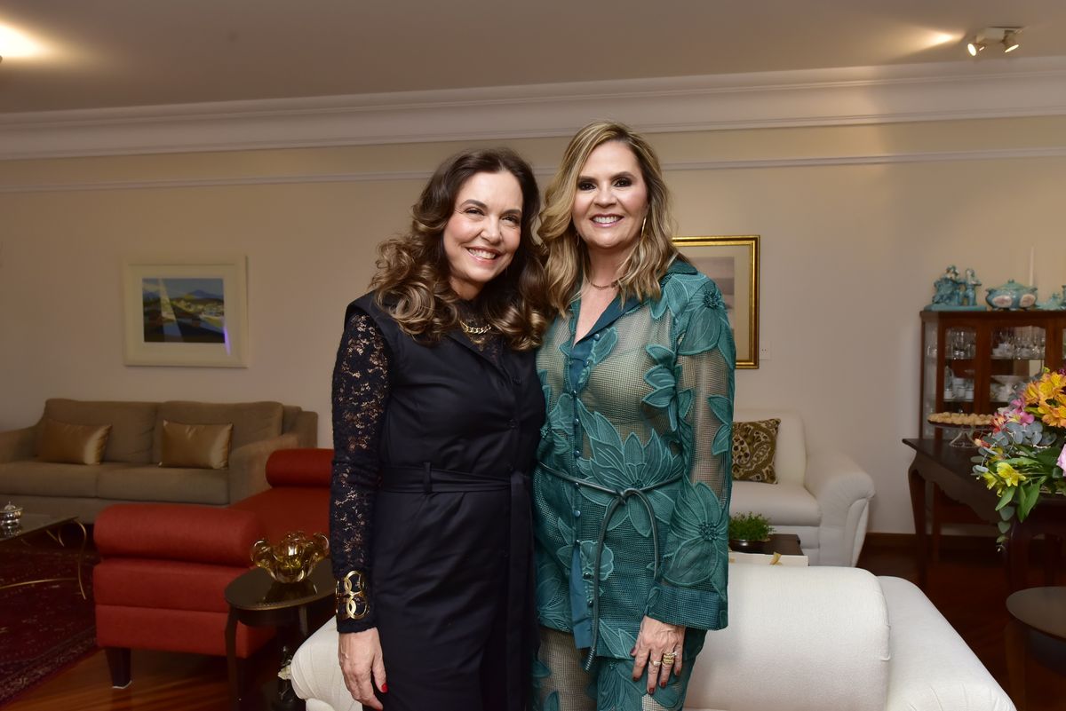 Fernanda Serrão Coser e Karla Leal