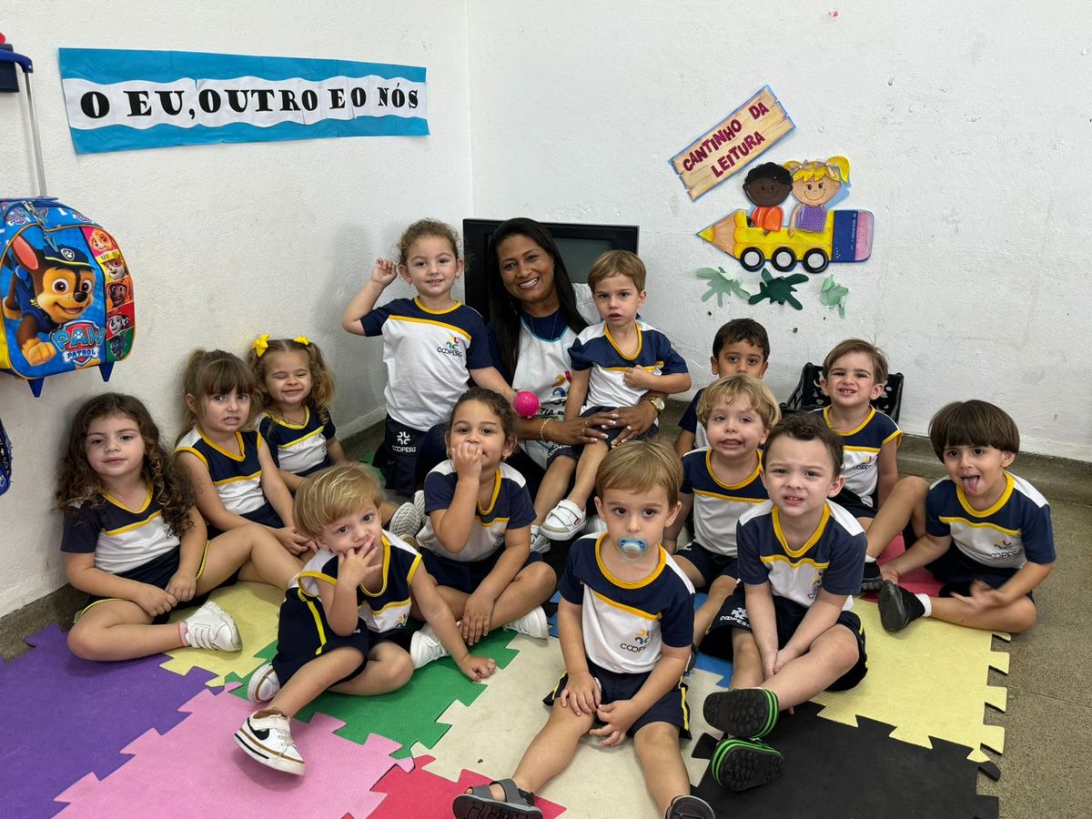 Tia Beth, desde 2014, é professora da turma do Maternal 1, da Coopesg
