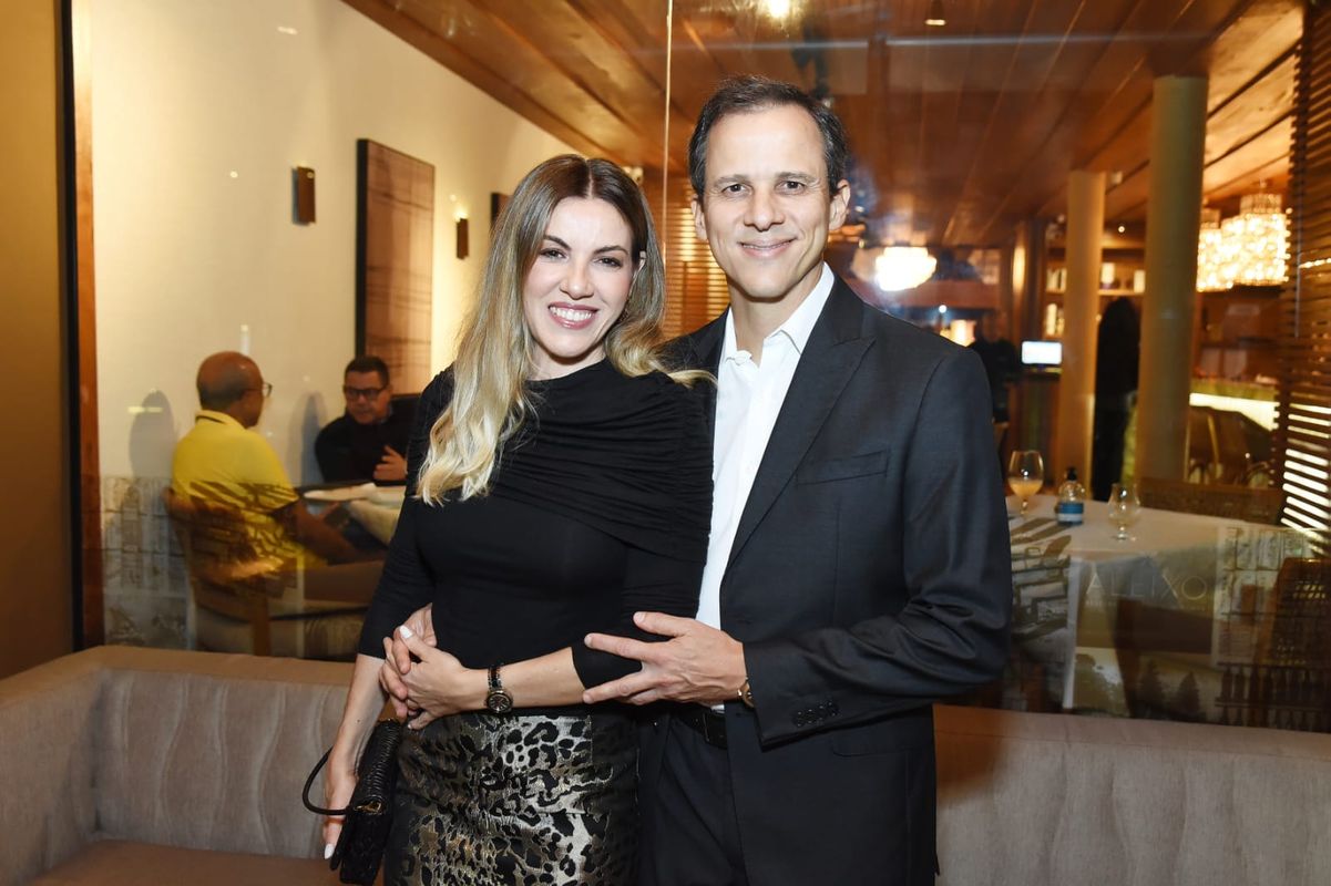  Jair Simmer Filho e a esposa Analu Simmer