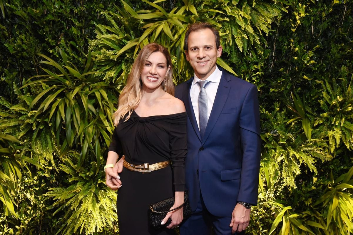  Jair Simmer Filho e a esposa Analu Simmer