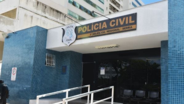 Enquanto recebia orientações para ter acesso a um defensor público, Josineia Rocha Coutinho gritou com uma atendente preta e exigiu ser atendida por uma pessoa branca