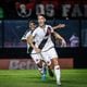 Imagem - Vasco vence Athletico-PR de virada e larga na frente na Copa do Brasil