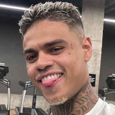 Imagem - MC Cabelinho troca tatuagem de Bella Campos por nome de cantora americana