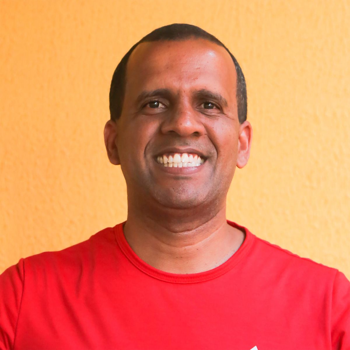 Fábio dos Santos Araújo, professor de Geografia e de Projeto de Vida do UP, destaca que o foco humanizado é essencial para o desenvolvimento dos alunos