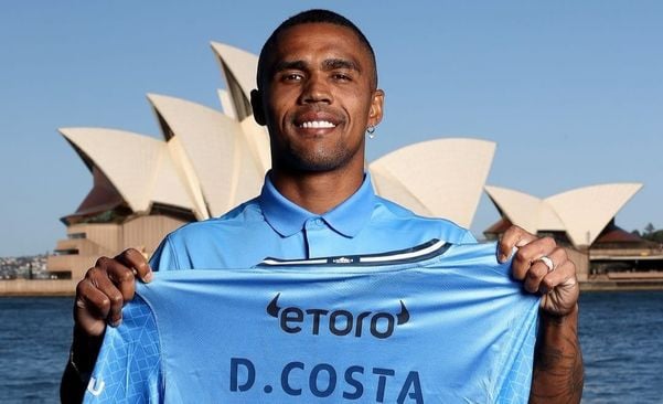 Douglas Costa deixou o Fluminense e assinou com o Sydney FC.