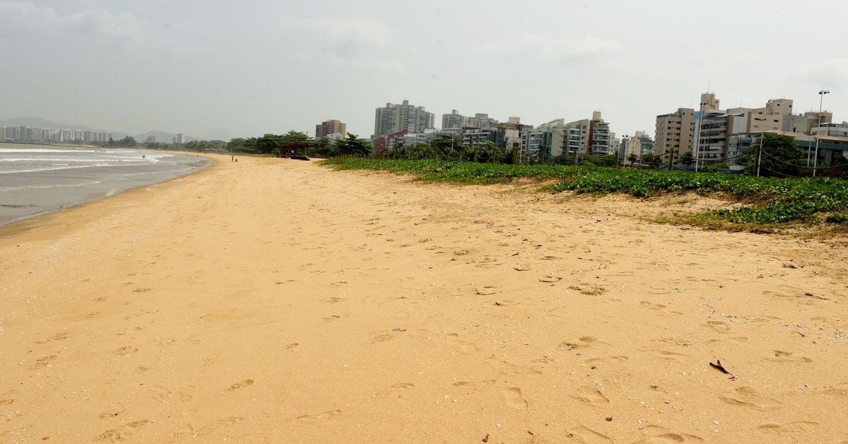 Praia de Camburi, onde a areia foi trocada por Ricardo Medeiros