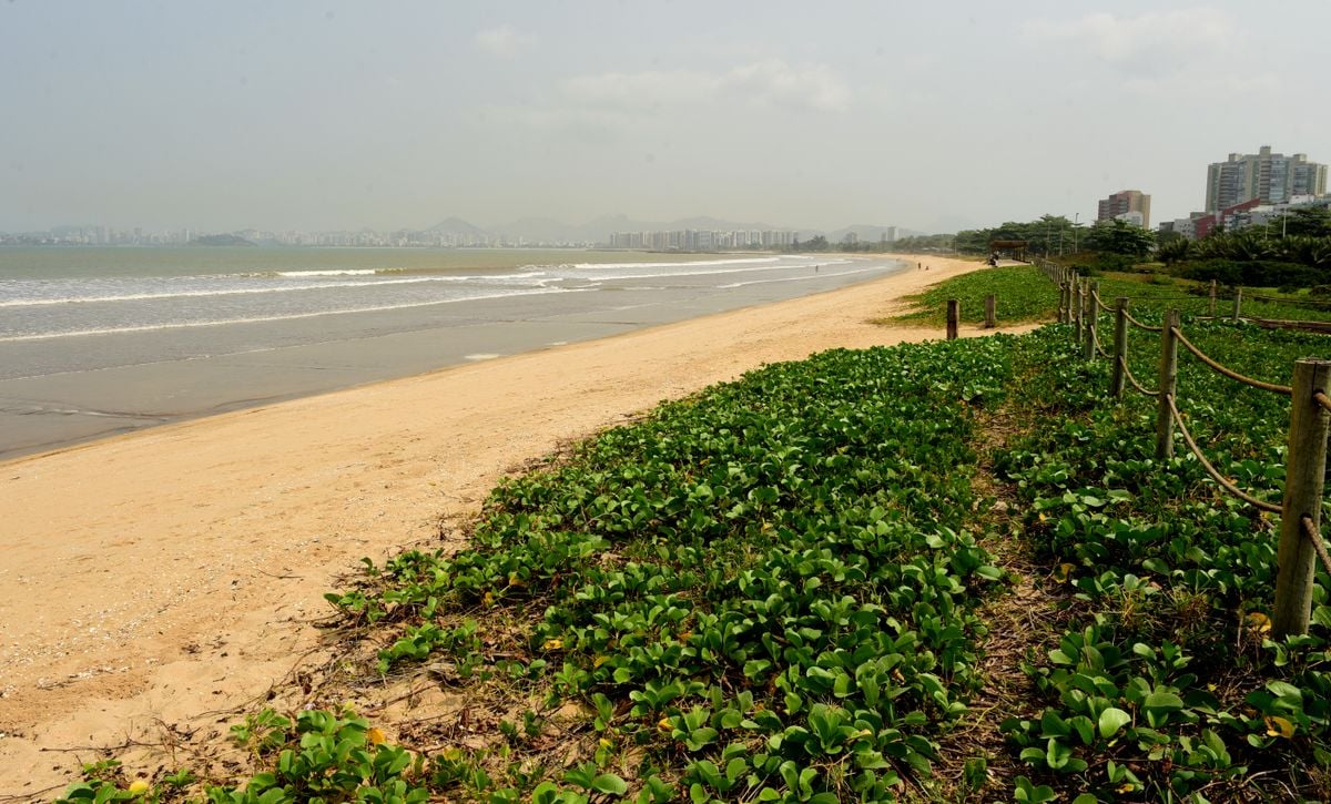 Praia de Camburi, onde a areia foi trocada por Ricardo Medeiros