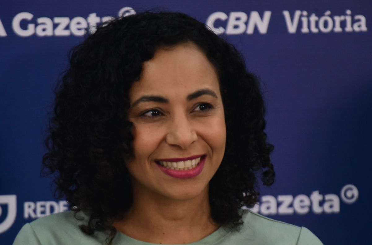 Camila Valadão, candidata à Prefeitura de Vitória, entrevistada por CBN, e A Gazeta