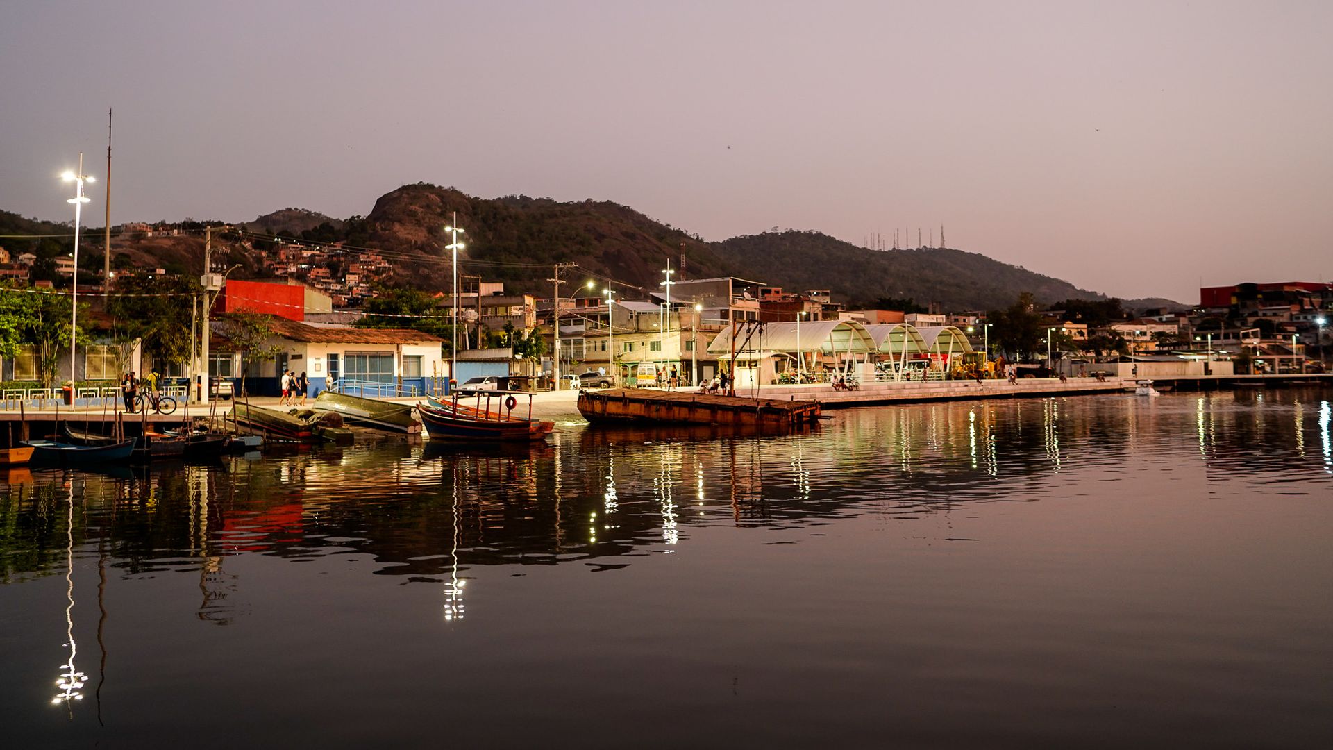 Ilha das Caieiras fotografada para o aniversário de Vitória