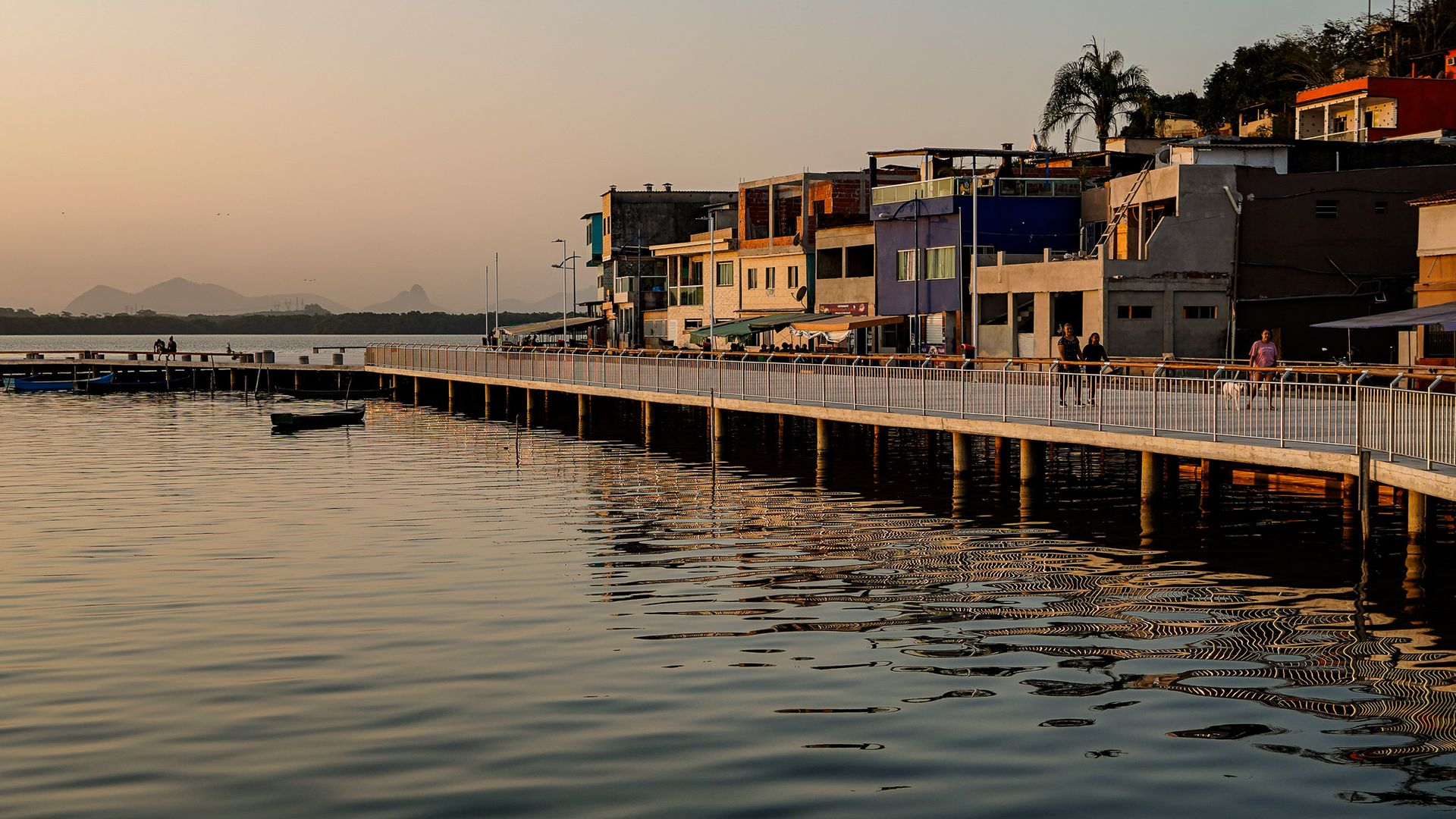 Ilha das Caieiras fotografada para o aniversário de Vitória