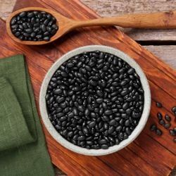 Na comparação com novembro do ano passado, o arroz apresenta redução de 34%, enquanto o feijão está 40% mais barato