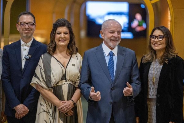 Abertura da Bienal do Livro em São Paulo, que conta com a presença do presidente Lula e da ministra Margareth Menezes, da Cultura. A Bienal acontece no Teatro Celso Furtado, no Anhembi, em São Paulo.