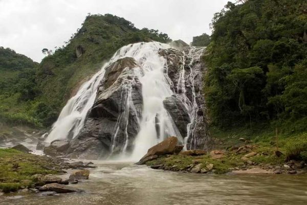 Cachoeira da Fumaça, em Alegre 