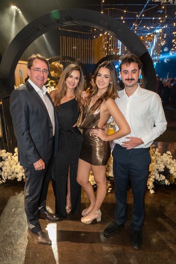 Álvaro, Sabrina, Marina e Guilherme Fajardo