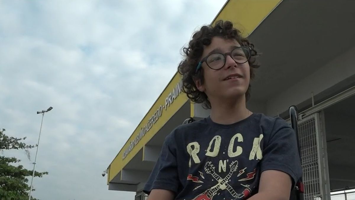 Eduardo, de 13 anos, foi impedido de entrar na balsa do aquaviário