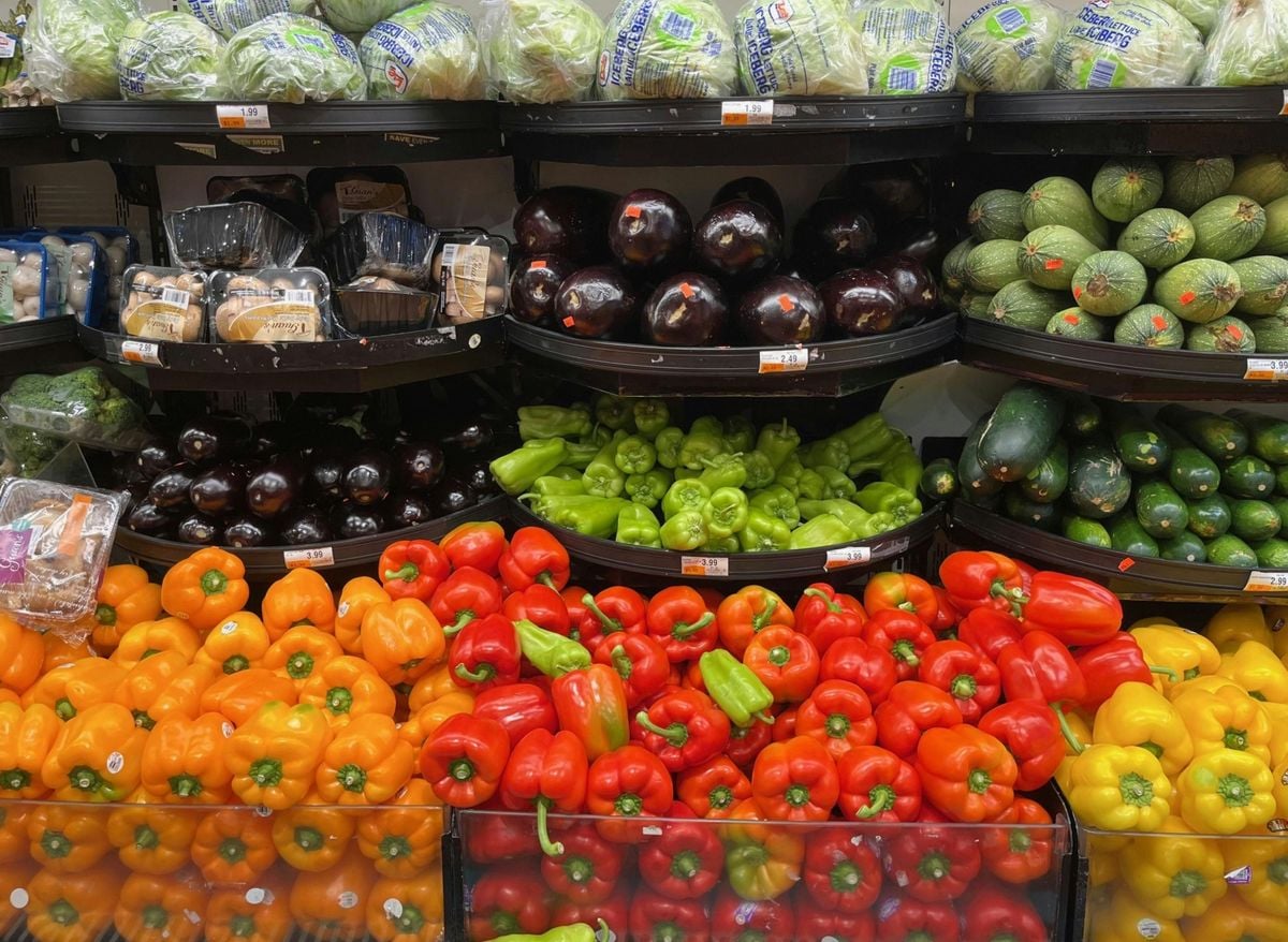 Priorizar os alimentos da safra é uma boa dica para economizar e se alimentar bem!