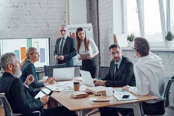 10 dicas para promover saúde mental no ambiente corporativo