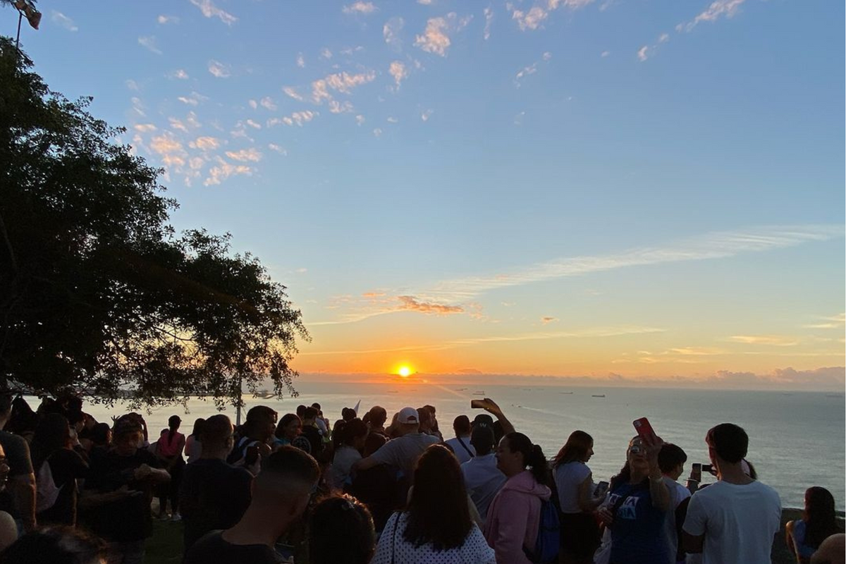 O nascer do sol no Morro do Moreno