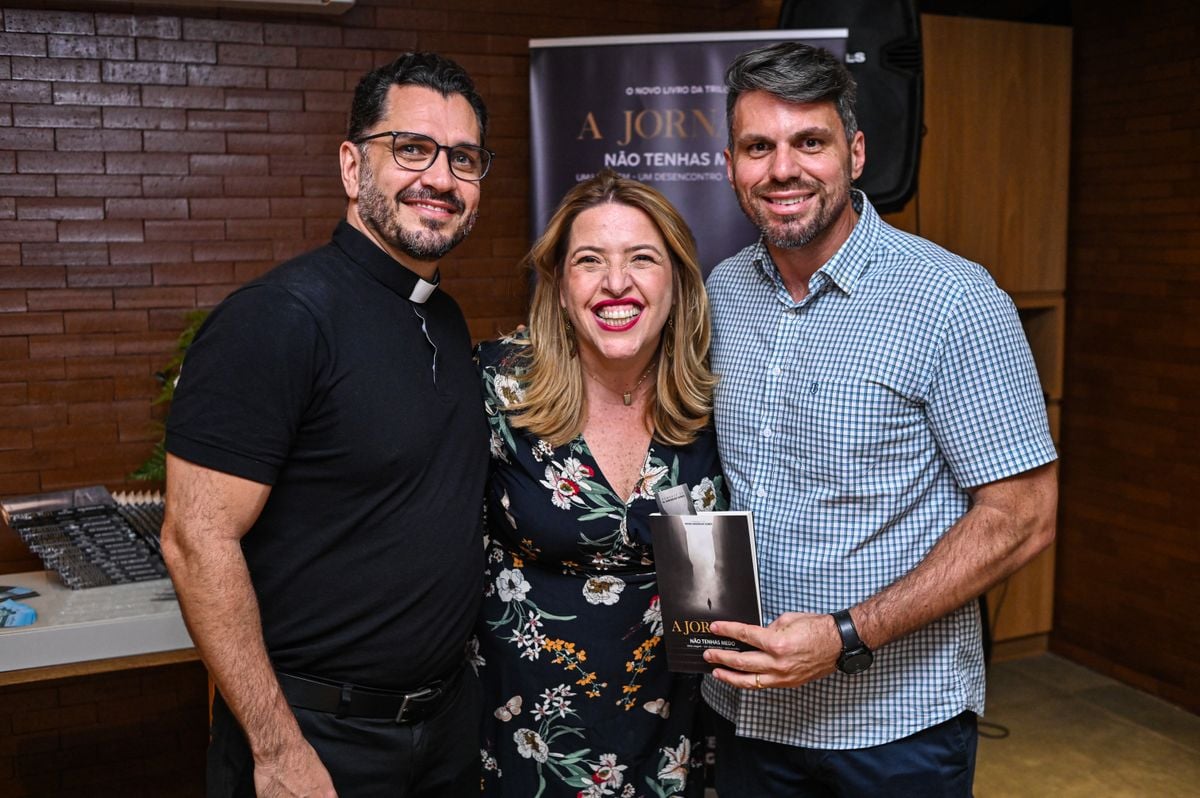 Padre Anderson Gomes, Maristela Ciarrocchi (Editora Angelus) e Padre Renato Criste