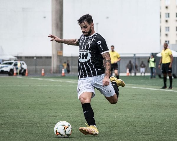 Lateral João Paulo renova com o Rio Branco 