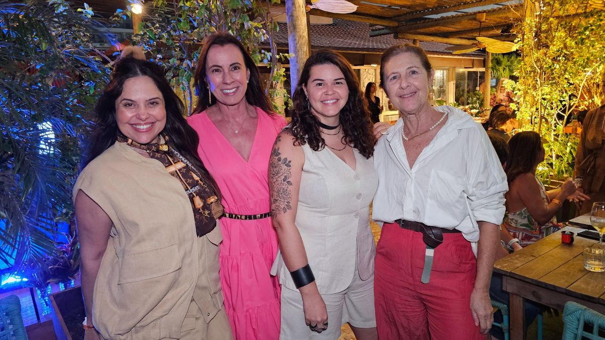 Tatiana Coutinho, Luciana Almeida, Camila Santos e Ivana Tassis