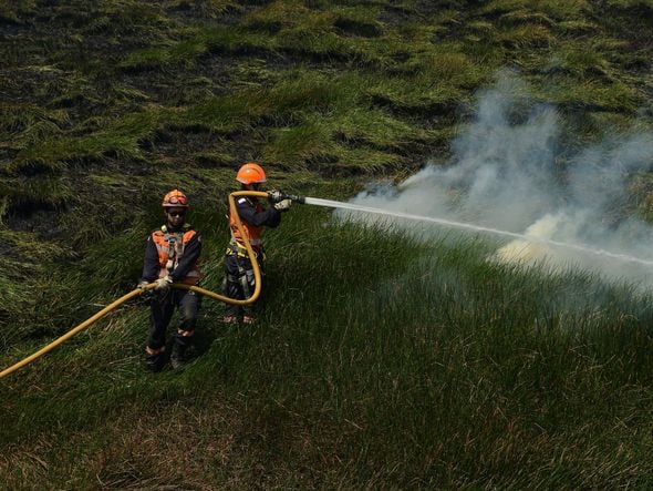 Incêndio na região de turfa no Contorno do Mestre Álvaro por Fernando Madeira