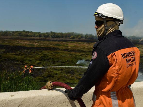 Incêndio na região de turfa no Contorno do Mestre Álvaro por Fernando Madeira