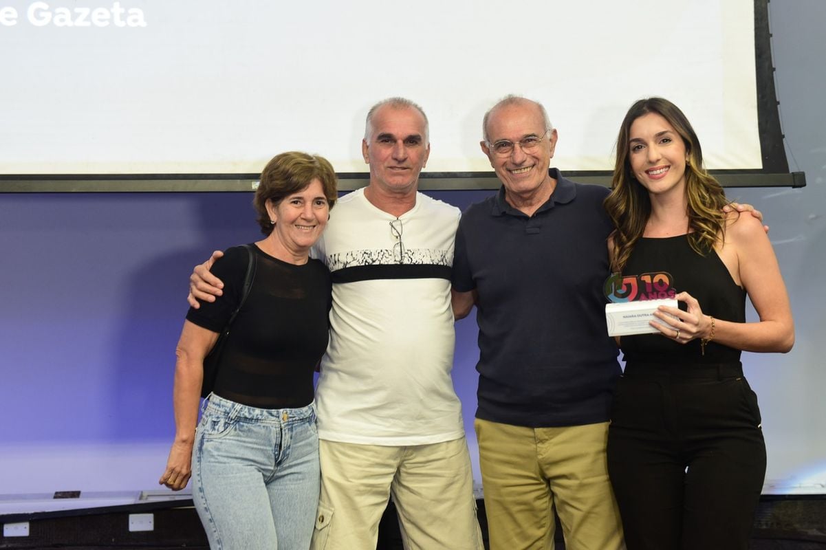 Nayara Arpini com familiares e Abdo Chequer