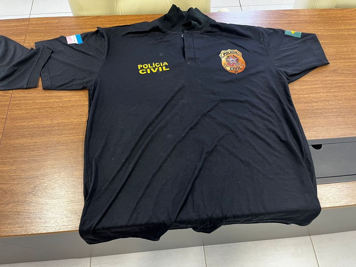 Arsenal de armas e munições foi encontrado com chefe do tráfico de El Dourado e Jardim Limoeiro, na Serra. por Polícia Civil