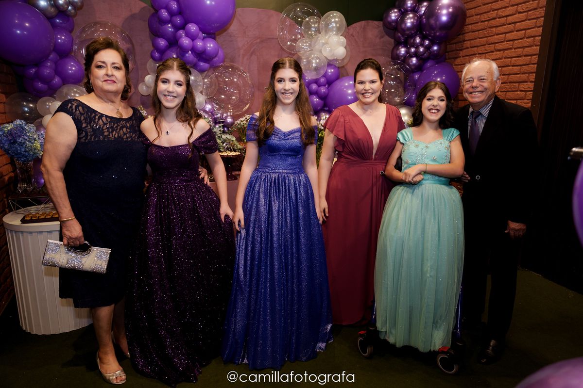 15 anos das trigêmeas Julia, Lívia e Taís