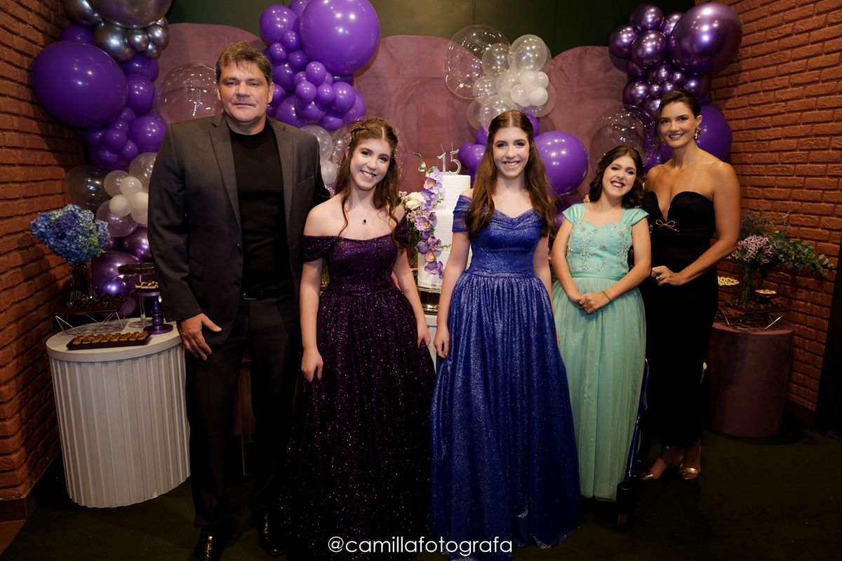 15 anos das trigêmeas Julia, Lívia e Taís