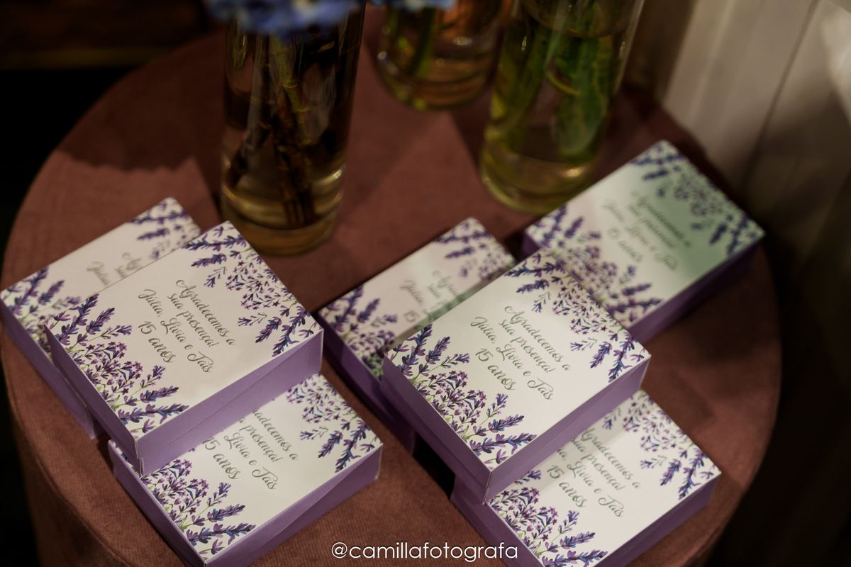 15 anos das trigêmeas Julia, Lívia e Taís