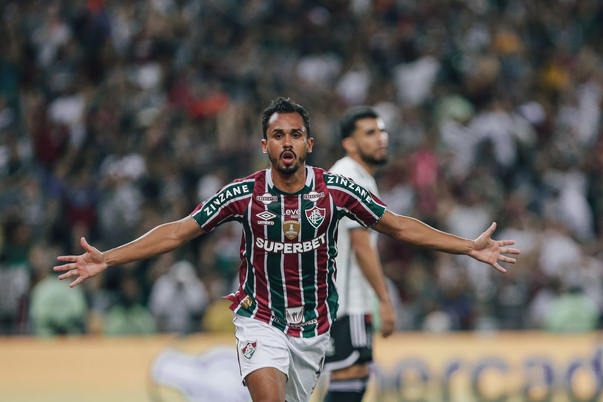 Lima comemora o gol da vitória do Fluminense