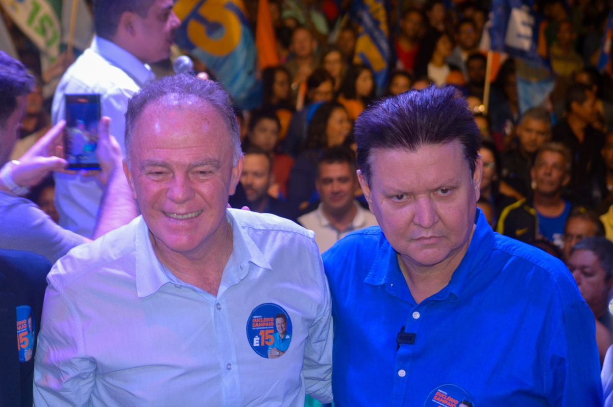 Renato Casagrande e Euclério Sampaio em ato de campanha do prefeito