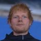 Ed Sheeran assiste a jogo do Fluminense no Maracanã