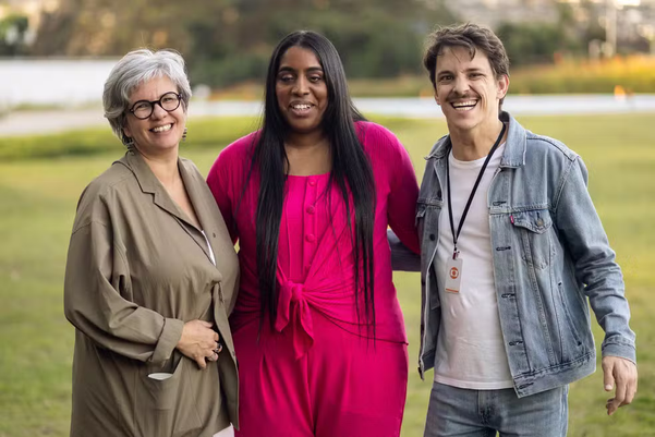 Diretora artística Patricia Carvalho, com Tatá Mendonça e o diretor Daniel Gonçalves