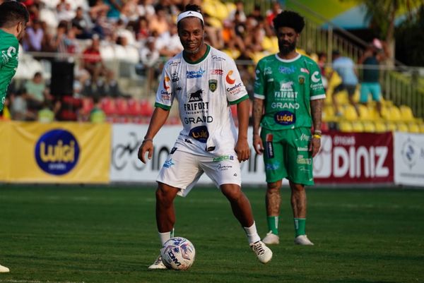 Jogo das Estrelas do Ronaldinho no Kleber Andrade por Vitor Jubini A Gazeta