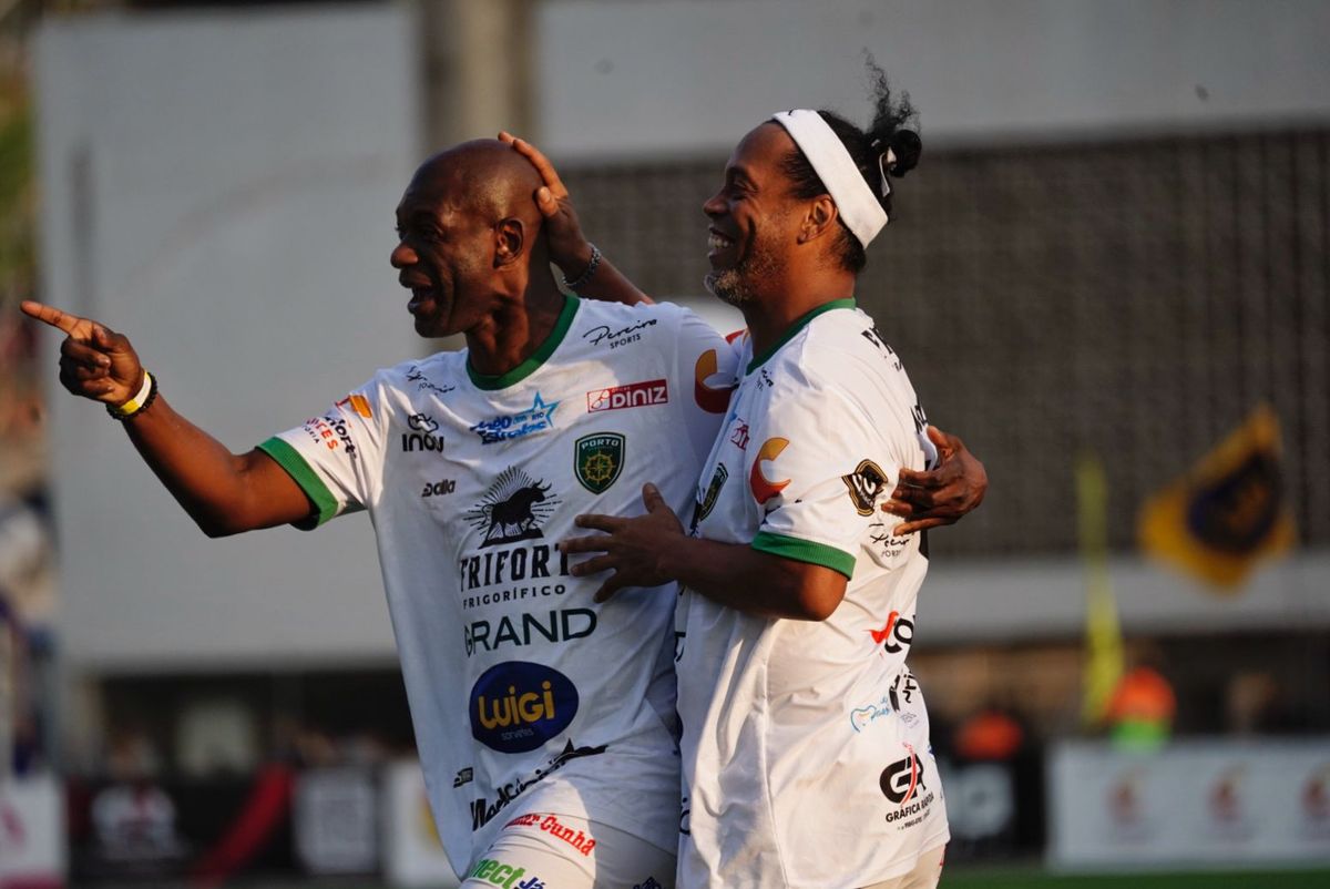 Jogo das Estrelas do Ronaldinho no Kleber Andrade por Vitor Jubini A Gazeta