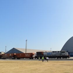 Os governos dos dois países assinaram, na segunda-feira (07), um memorando de entendimento para a construção de um complexo ferroviário entre os portos de Ilhéus, na Bahia, de Chancay, no Peru