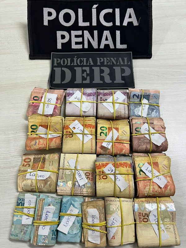 Drogas, dinheiro em espécie e uma pistola apreendidas durante Operação “Bethânia” por Divulgação | Polícia Penal