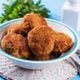 Bolinho de frango com requeijão (Imagem: Estudio Originar | Shutterstock)