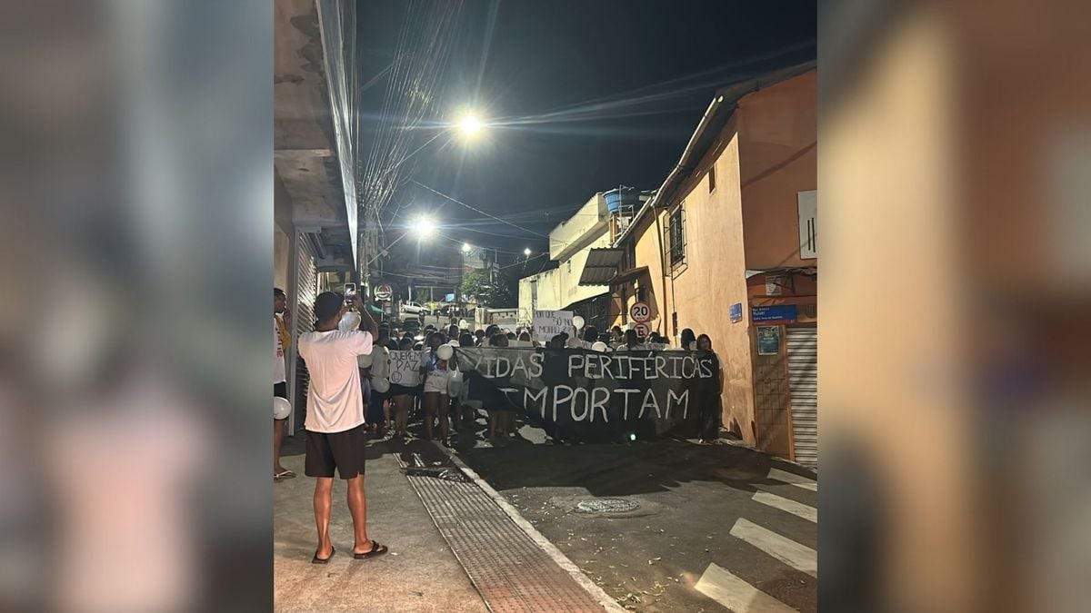 Moradores protestam no bairro Jesus de Nazareth, em Vitória. 