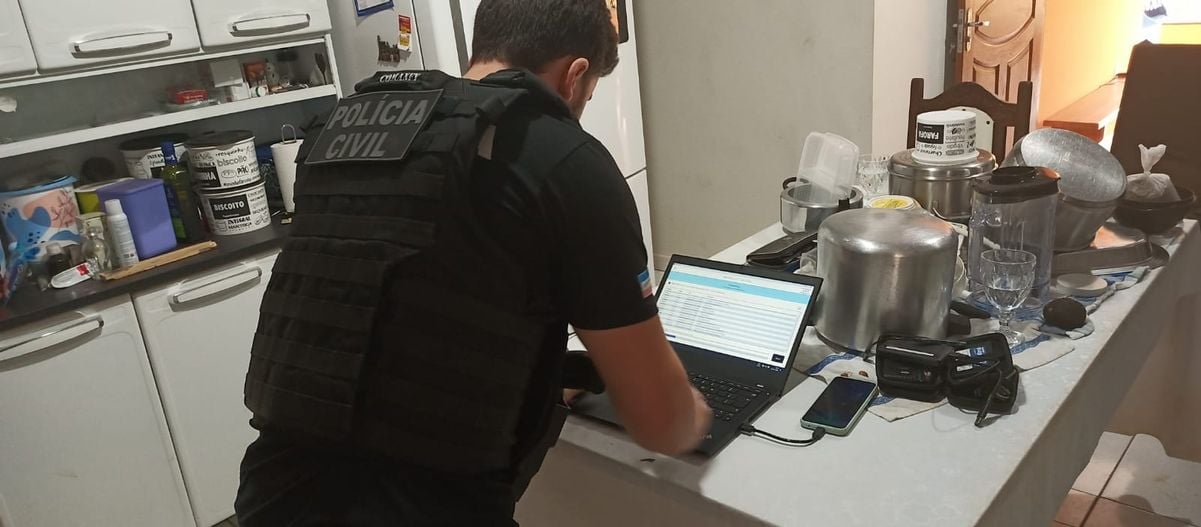 Polícia Civil prende duas pessoas durante Operação Terabyte.