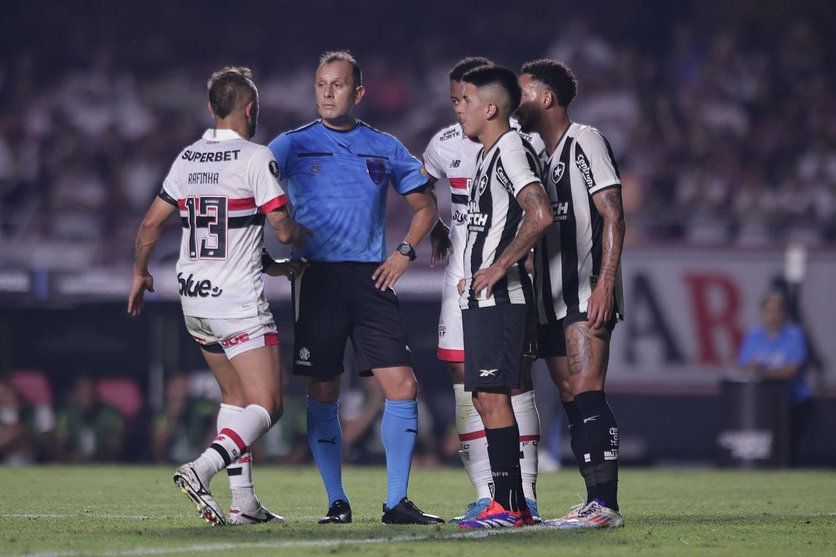 Árbitro de São Paulo e Botafogo errou ao maracar pênalti para o Tricolor