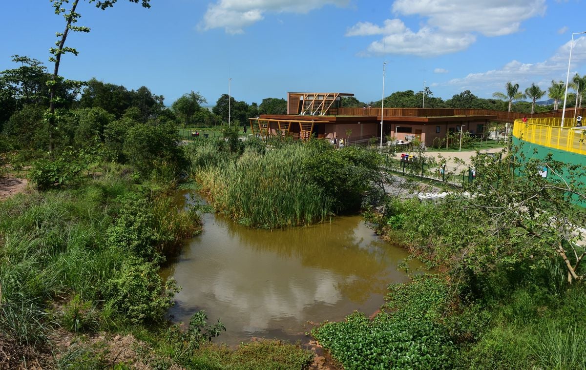 Parque Costeiro na Praia de  Camburi por Ricardo Medeiros