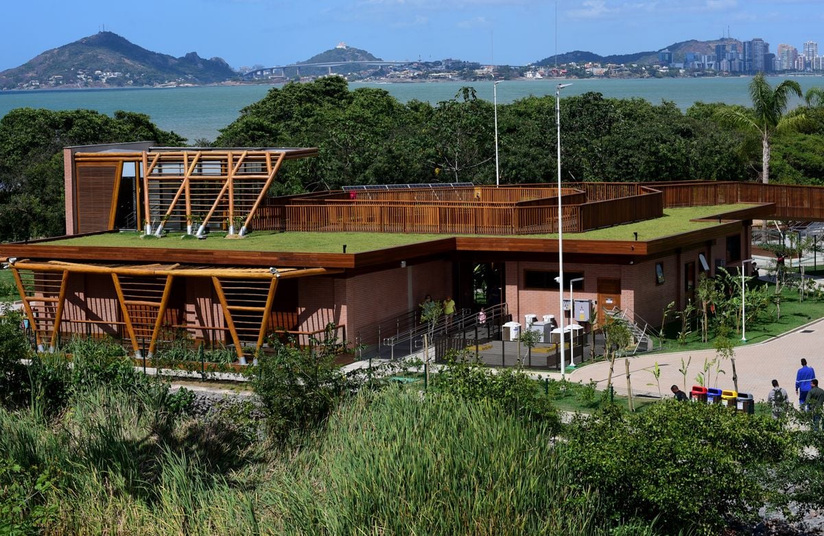 Parque Costeiro na Praia de  Camburi por Ricardo Medeiros