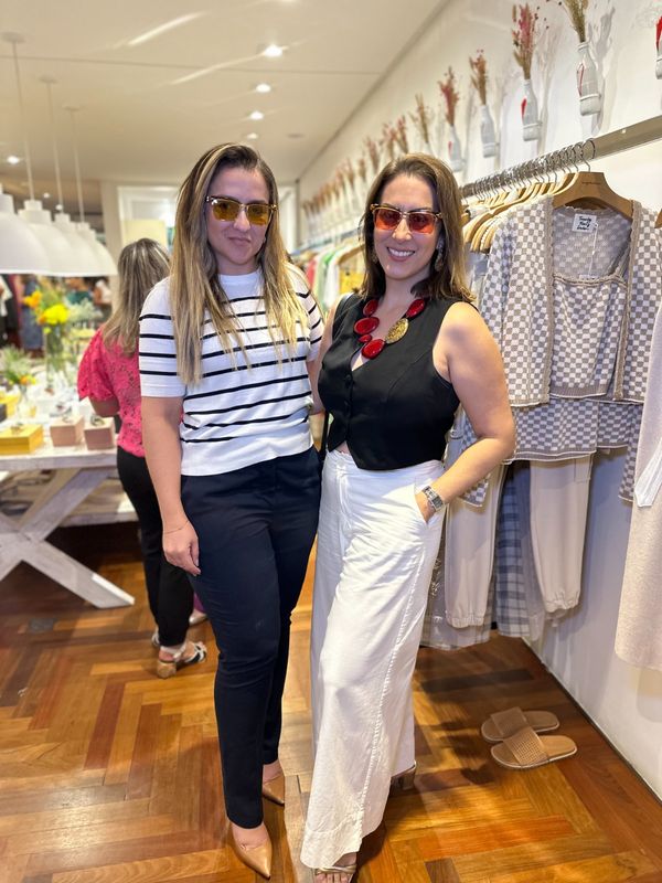 Vivien Tavares e Carol Veiga