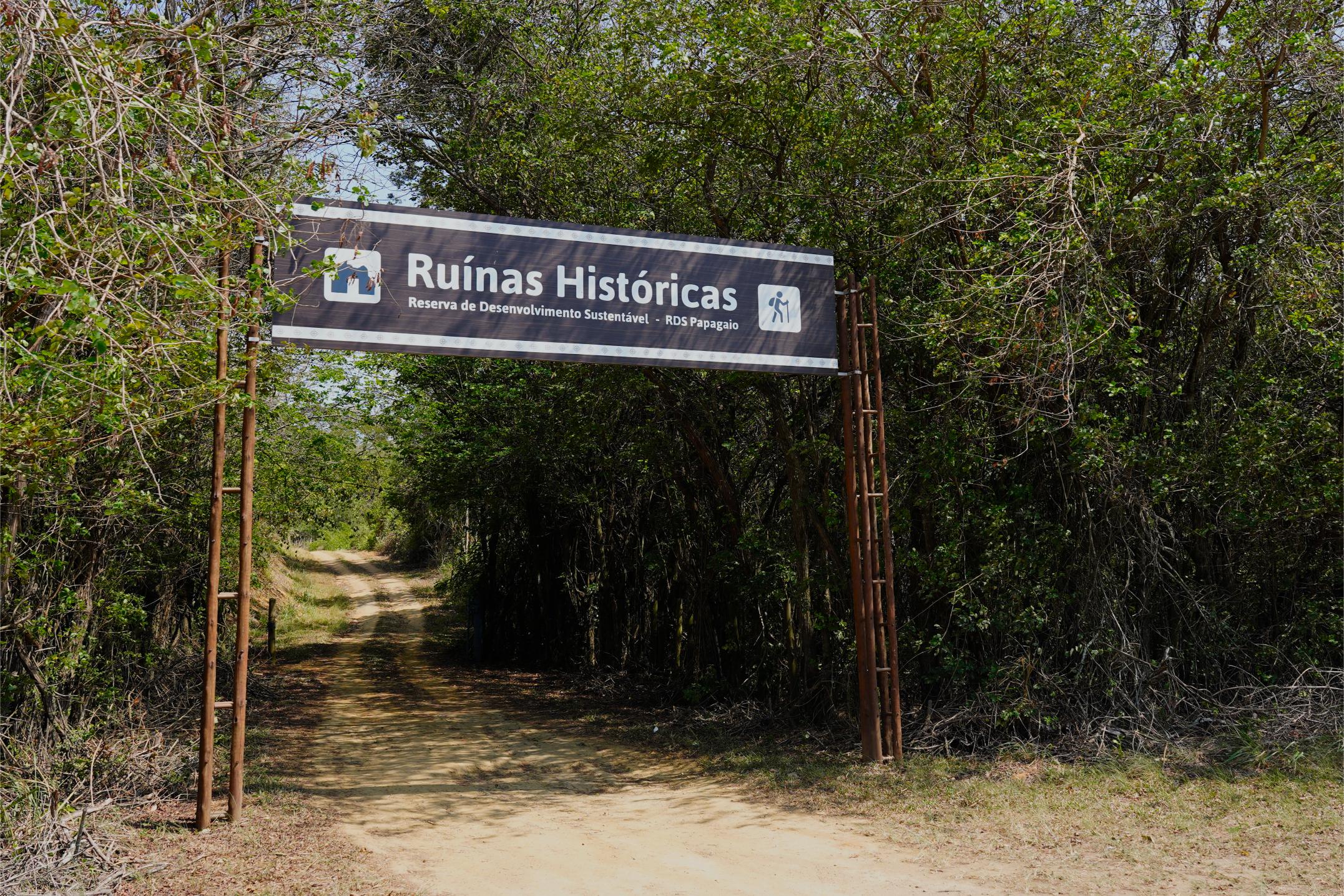 Ruínas do Rio Salinas, em Anchieta